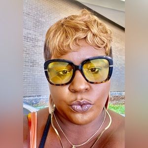 Meet your Posher, Heidi